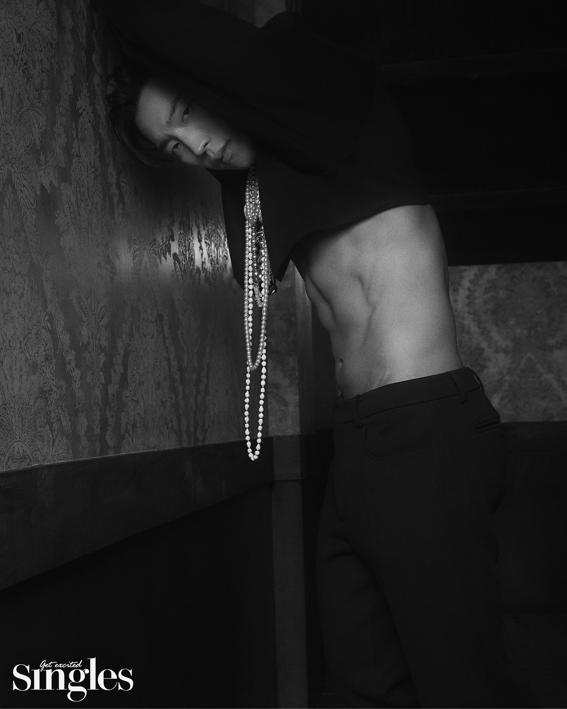 이상이가 렉토, 벨앤누보, 르메테크를 착용하고 촬영한 싱글즈 화보